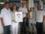 Equipe com o trofu e o certificado na MBV